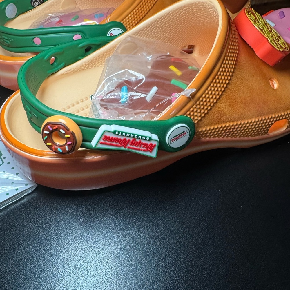 Crocs x Krispy Kreme Classic Clog – Limited Edition - Picture 11 of 16
